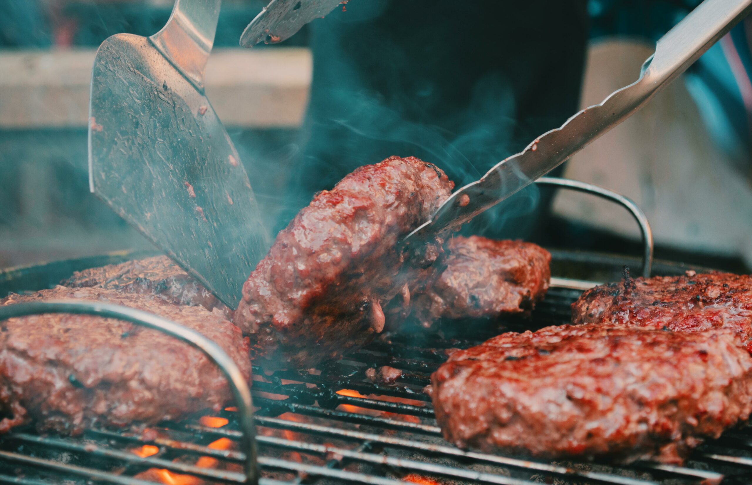 Grillin’ and Chillin’: The Ultimate Burger Bash for Your Next Pool Party