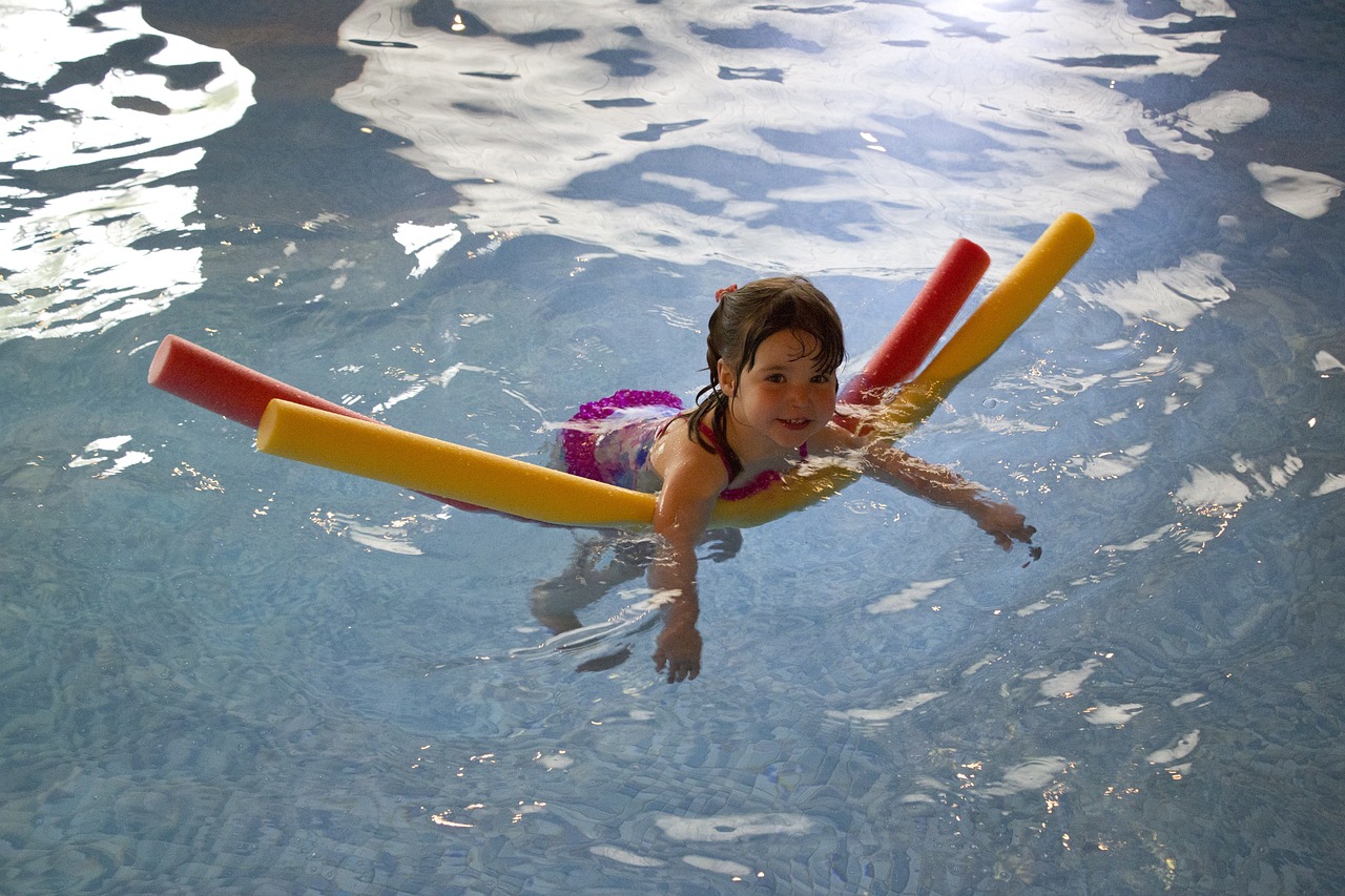 How to Set Up a Super Fun Pool Noodle Race for Your Next Pool Party!